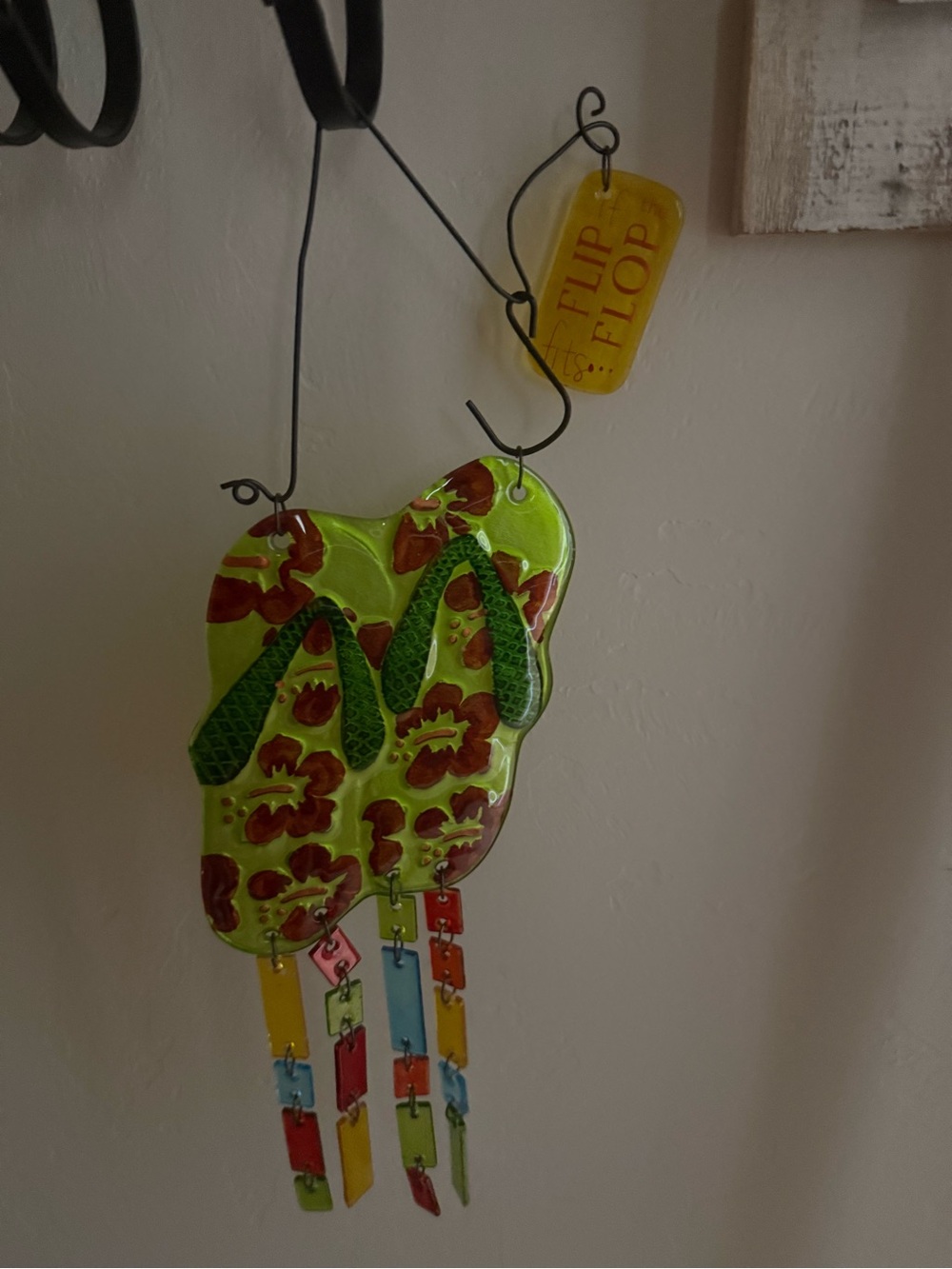 FLIP-FLOP FUN! COLORFUL WIND CHIMES